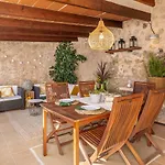 Bona Vista With Mountain Views By Bebreeze פוינסה