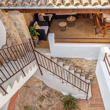 Bona Vista With Mountain Views By Bebreeze