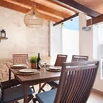 Bona Vista With Mountain Views By Bebreeze Holiday home