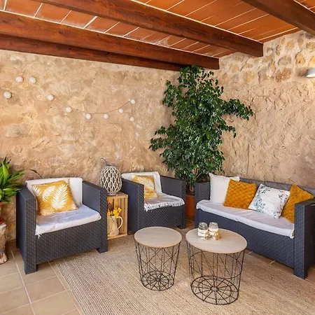 Bona Vista With Mountain Views By Bebreeze