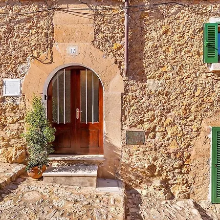 Bona Vista With Mountain Views By Bebreeze