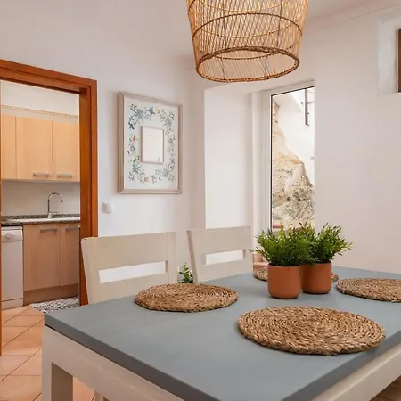 Bona Vista With Mountain Views By Bebreeze *