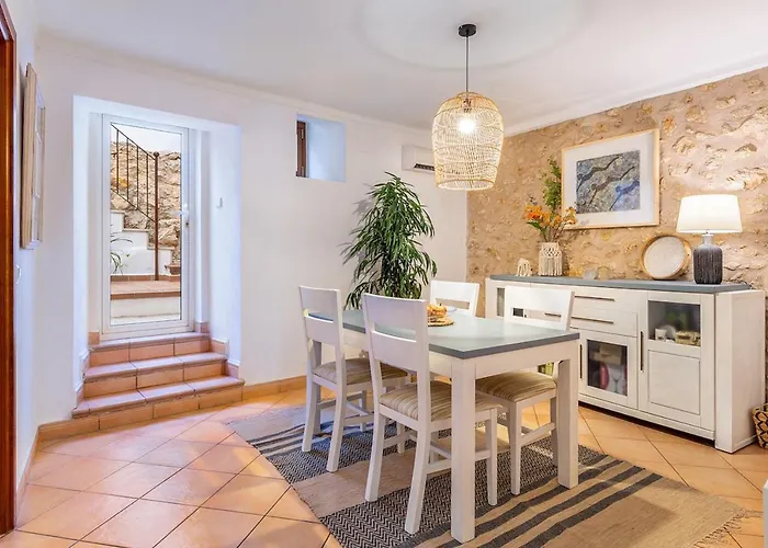 Bona Vista With Mountain Views By Bebreeze Hébergement de vacances *