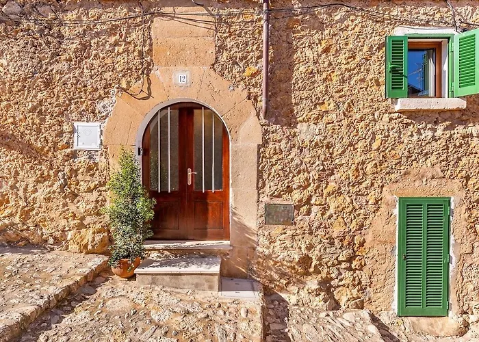 Bona Vista With Mountain Views By Bebreeze