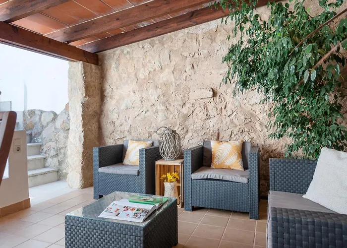 Bona Vista With Mountain Views By Bebreeze *