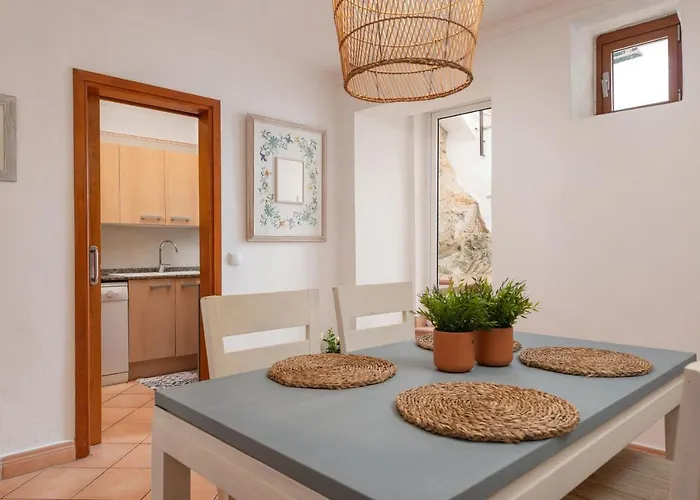 Bona Vista With Mountain Views By Bebreeze *